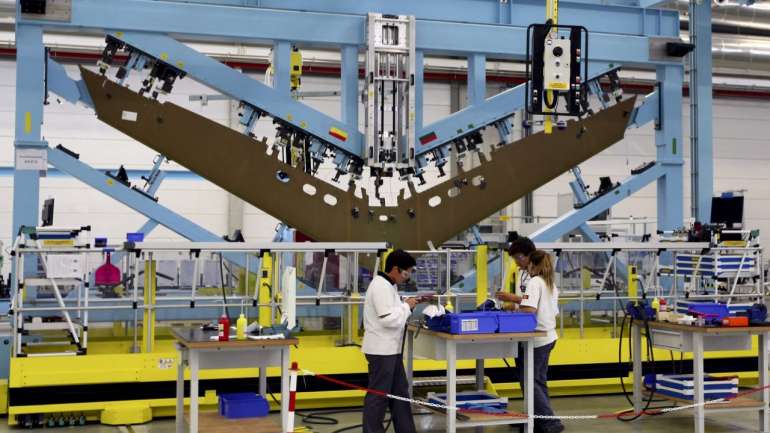 A indústria da Aeronáutica, Espaço e Defesa constitui uma das principais indústrias de alta tecnologia no mercado global, apoiando mais de 865 mil postos de trabalho diretos altamente qualificados