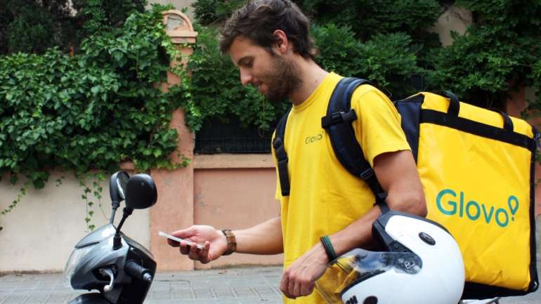 A Glovo foi lançada em Lisboa em outubro de 2017 e no Porto em março de 2018. Em Portugal, concorre com outras serviços como a NoMenu e a UberEats
