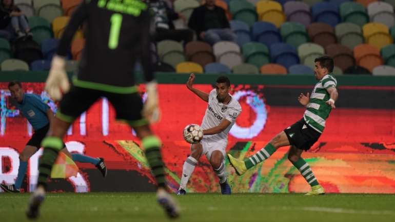 Jogo entre V. Guimarães e Sporting será o primeiro na proposta da Liga, SportTV quer antecipar arranque para dia 3