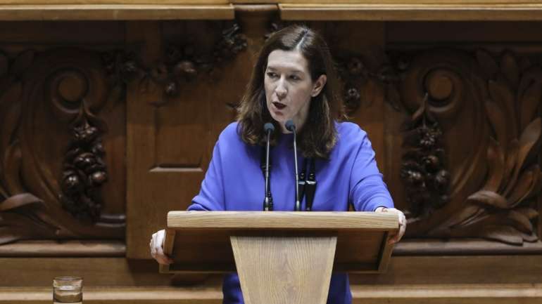 Proposta do CDS prevê período de três anos de nojo depois de sair do governo.