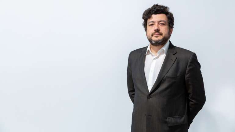 À esquerda, os apoios ou não existem, caso do Bloco de Esquerda (BE), ou são incertos, no caso do PCP, mas o PS admite que quer tentar "um consenso"