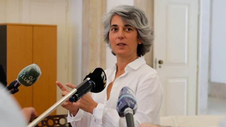 Em resposta à pergunta sobre se isso queria dizer que a maioria da programação cultural seria tendencialmente gratuita, a ministra salientou que essa questão terá de ser feita "aos promotores culturais"