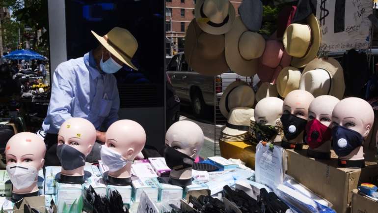 Na última semana de março foi registado um recorde de pedidos de subsídios, mais de 6,8 milhões, tendo os números descido gradualmente desde então