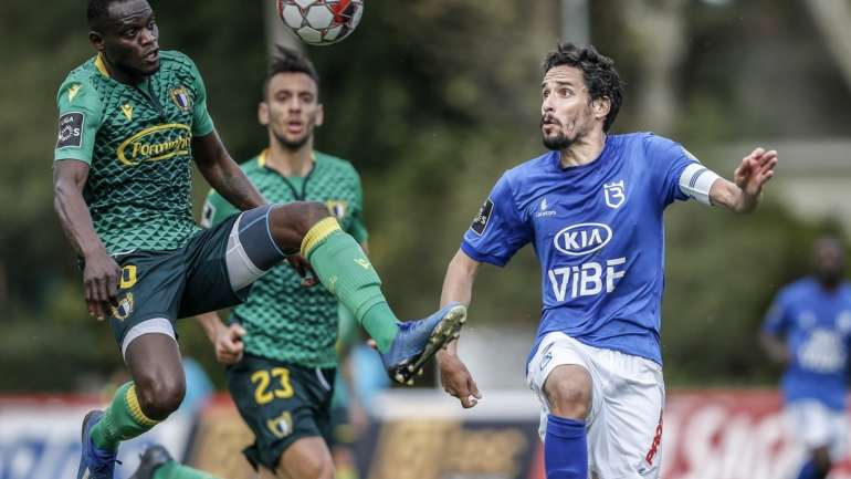 "Estes são acordos limitativos da concorrência entre os clubes no mercado de trabalho desportivo, típicos de um cartel", defendeu o advogado