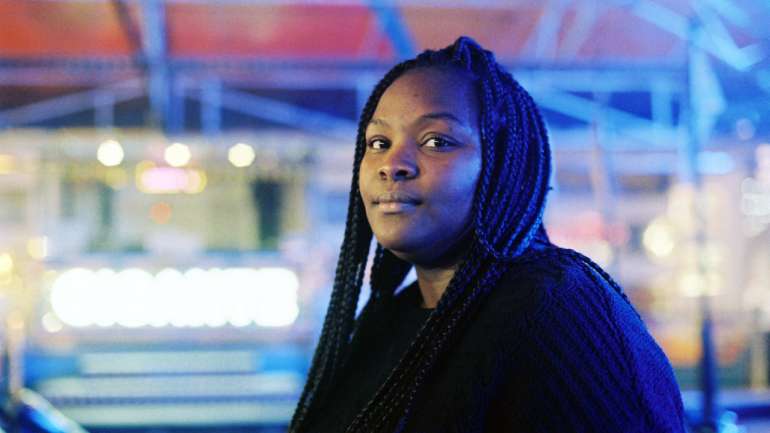 "Vamos adoçando, é assim que dizemos aqui no bairro", diz-nos Nídia sobre o seu trabalho de produtora
