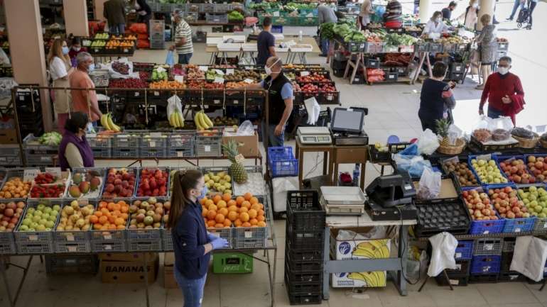 &quot;Mesmo que se vá comprar mais online, isso não significa comprar fora de Portugal&quot;, refere estudo