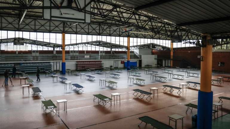 Após semanas de estado de emergência, a "equipa de planeamento para apoio ao funcionamento" do hospital de campanha do Estádio Universitário de Lisboa "mantém-se em funções"