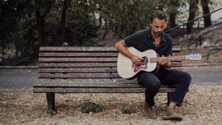 André Henriques lançou em março o seu novo álbum Cajarana, que ainda não pôde tocar ao vivo devido à pandemia do novo coronavírus