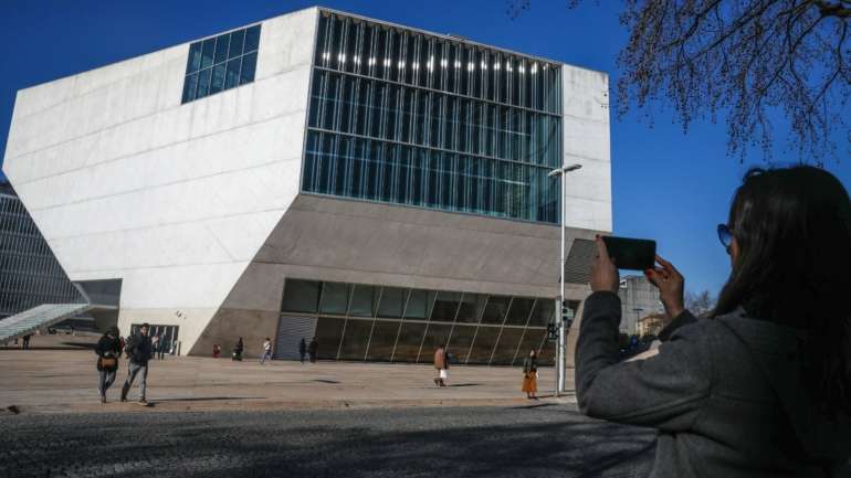 Seis assistentes de sala vão reunir com os responsáveis da Casa da Música no próximo dia 15 de junho