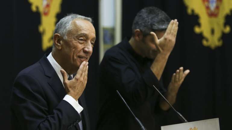 Os três projetos contaram apenas com o voto contra do PS, sendo que o CDS-PP se absteve no projeto de resolução apresentado pelo PAN