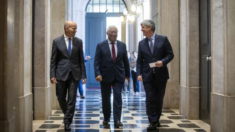 António Costa agradeceu "profundamente a dedicação" mostrada por Mário Centeno "ao longo destes quase seis anos de trabalho em conjunto"