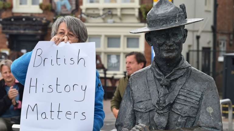 A estátua de Banden-Powell em Poole celebra o local onde começou o movimento dos escoteiros