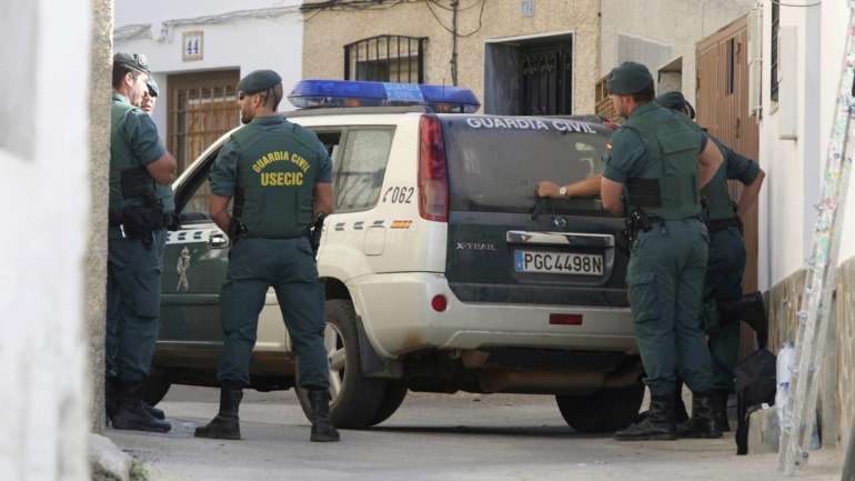 A operação teve início em 2018, quando agentes da Guarda Civil detetaram que um "grande número de imigrantes" sem documentos estava a ser transferido para França sob coação