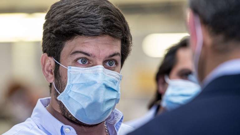 Presidente do CDS-PP reforçou que, sendo um orçamento retificativo "deveria corrigir o tiro" e sendo suplementar "devia ter um reforço na injeção de liquidez às empresas e um choque de tesouraria que o CDS tem defendido"