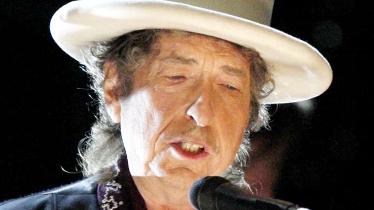 O cantor tem 79 anos e vai lançar um álbum novo na próxima semana