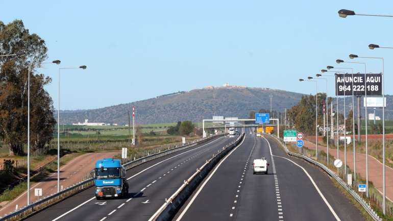 A cerimónia terá lugar entre Caia e Badajoz, estando previsto que as comitivas portuguesa e espanhola se encontrem na fronteira