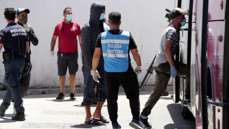 Uma embarcação com 22 homens foi intercetada na segunda-feira de madrugada quando os tripulantes se preparavam para desembarcar na Praia de Vale do Lobo