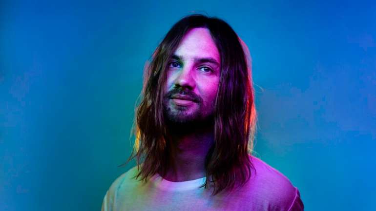 O festival não se pôde realizar este verão, devido à pandemia do novo coronavírus. O novo cartaz da edição, agora agendada para 2021, junta os Tame Impala de Kevin Parker (na imagem)