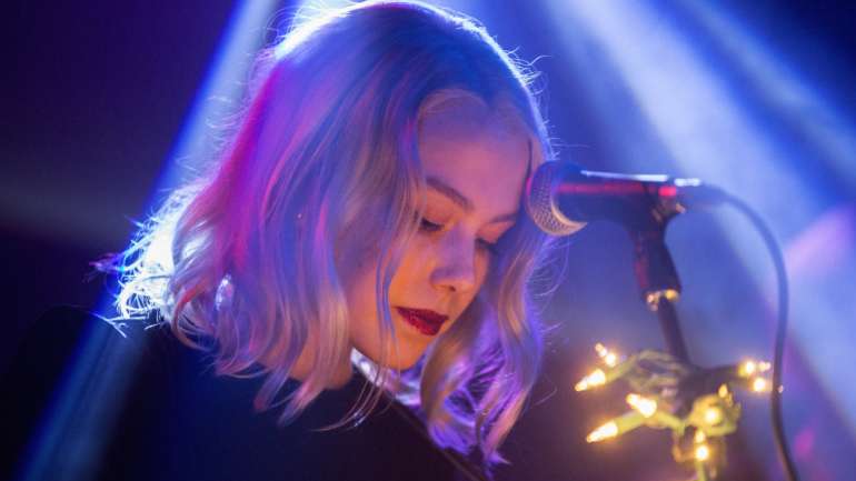 Phoebe Bridgers nasceu em Los Angeles em agosto de 1994. Estreou-se nos discos em 2017 com "Stranger in the Alps"