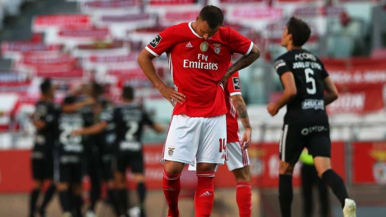 Os encarnados começaram a perder, deram a volta ao resultado e acabaram por sofrer o golo decisivo já nos descontos