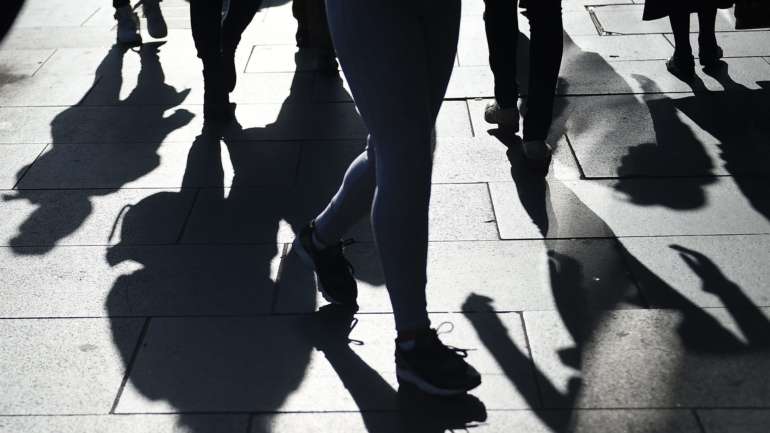 Dos mais de 44 mil trabalhadores em layoff em maio, a grande maioria (34.451) estava com o contrato suspenso