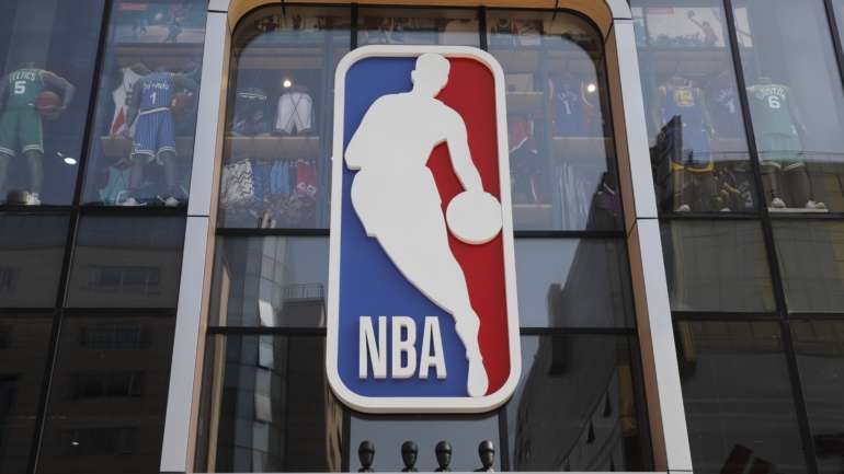 Em 31 de julho, as 22 equipas da NBA reiniciam a competição no complexo desportivo da Disney, em Orlando, na Florida