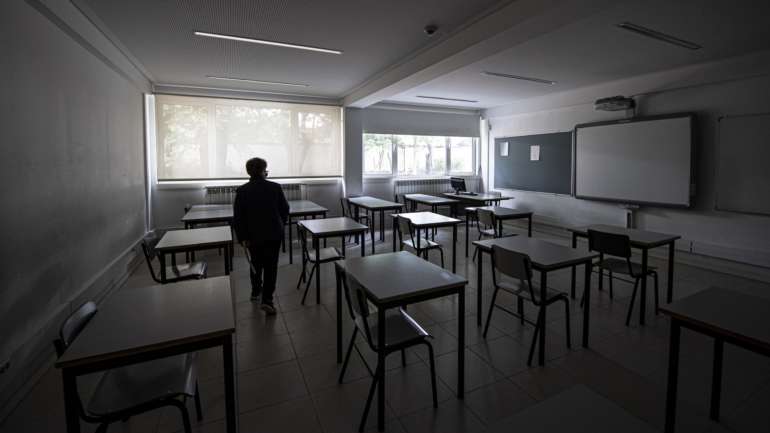 Alunos que não sejam inscritos no prazo limite perdem prioridade nas colocações, por exemplo.