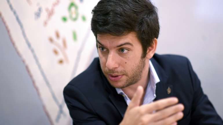 O líder do CDS-PP apelidou a situação de "uma trapalhada" que "prova que o Governo PS é muito mais competente a tirar às famílias do que a dar"