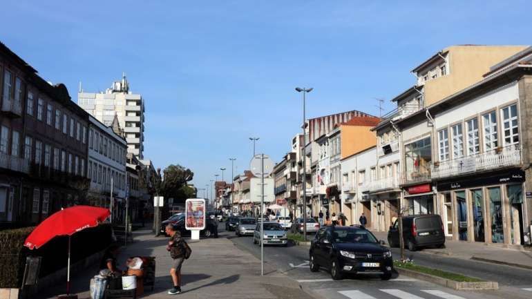 O enredo do "Baile dos Pretos", refere a publicação, "consiste na apresentação de um conjunto de escravos alforriados que, depois de libertos e acompanhados da sua própria realeza, apresentam os seus cumprimentos ao concelho e à comissão de festas, enquanto cidadãos livres e de plenos direitos".