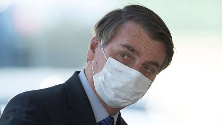 Jair Bolsonaro afirmou que vai continuar a trabalhar através de videoconferência