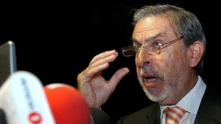 Em causa está o processo levantado contra o ​​​​​​livro "Eu e os Políticos - O que não pude (ou não quis) escrever até hoje", escrito por José António Saraiva