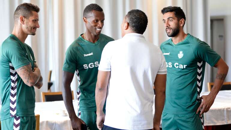 Zequinha, Semedo e Sílvio, os três capitães, estiveram ao lado de Lito Vidigal na apresentação do novo técnico na terça-feira