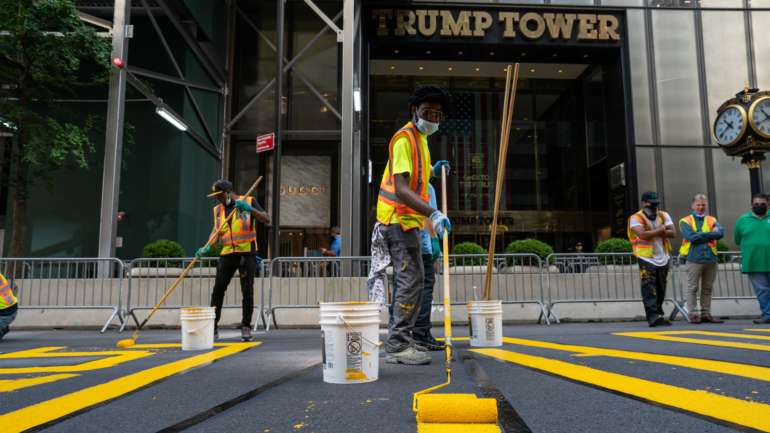 O projeto de arte foi iniciado esta quinta-feira na Quinta Avenida em Manhattan
