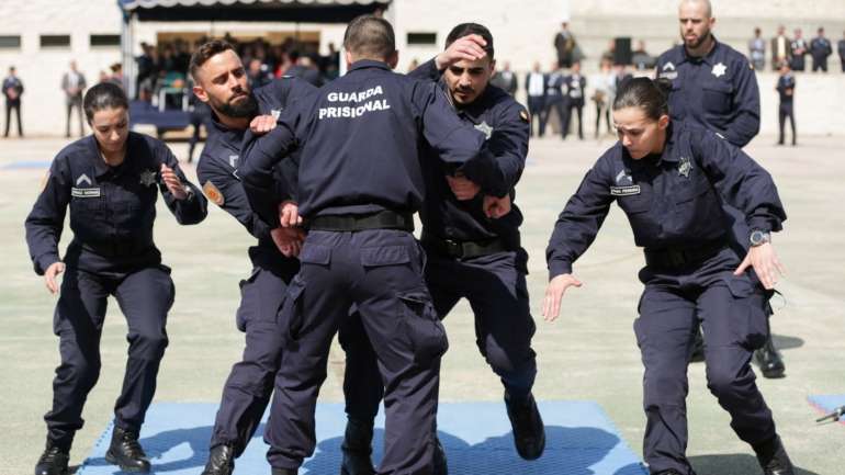Esta quarta-feira terá lugar uma vigília junto à Direção-Geral de Reinserção e Serviços Prisionais (DGRSP) e na quinta-feira em frente ao Ministério da Justiça