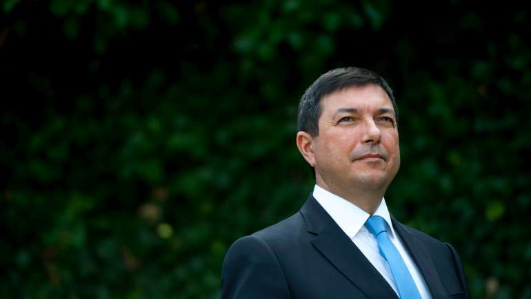 Álvaro Almeida demitiu-se no final de junho de funções de coordenador na Comissão de Saúde e de vice-coordenador na Comissão de Orçamento e Finanças, mas escusou-se na altura a explicar os motivos da sua demissão