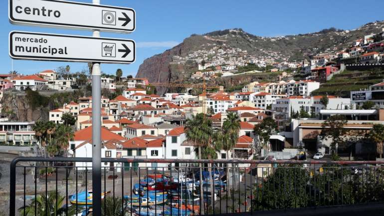 Atualmente, 8.222 pessoas estão identificadas e acompanhadas pelas autoridades de saúde dos vários concelhos da região, agora com recurso a uma aplicação, designada 'MadeiraSafeToDiscover', 4.314 das quais estão em vigilância ativa