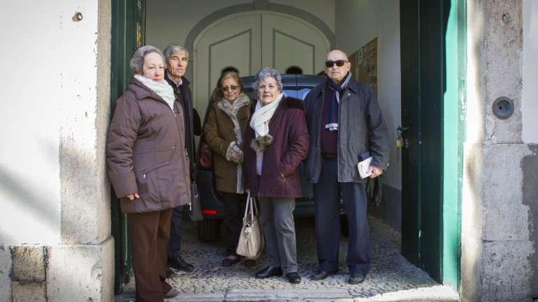 Envolve, durante três anos, até 2022, um total de 335 idosos residentes nas oito freguesias da Pampilhosa da Serra e possui uma dotação financeira de cerca de 95 mil euros, 87 mil dos quais assumidos pela autarquia, que tem um papel de investidor social maioritário