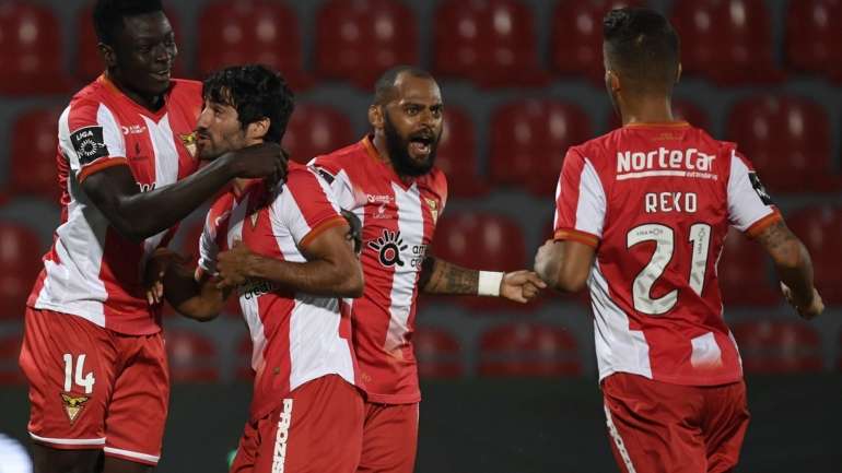 Os avenses ameaçaram na sexta-feira faltarem ao jogo no estádio do Portimonense