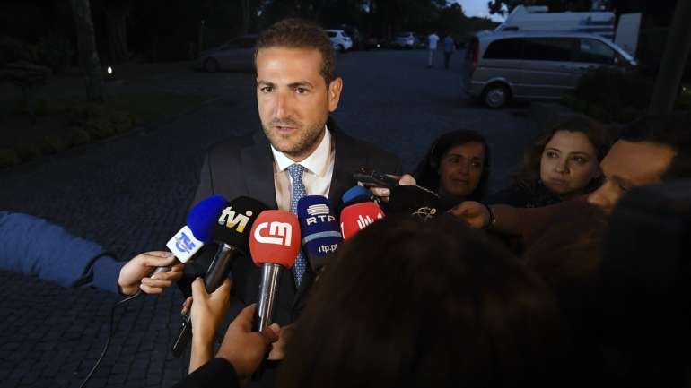 Hugo Soares manifestou esta quinta-feira "mágoa" por ver o PSD "não apenas conotado mas como o impulsionador" do fim dos debates quinzenais com o primeiro-ministro