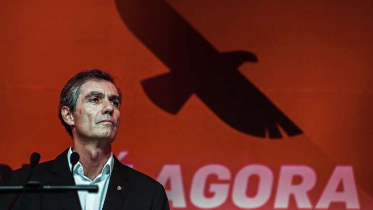 João Noronha Lopes tem 53 anos, é gestor e ex-alto quadro do McDonald's, e já tinha integrado a direção de Manuel Vilarinho