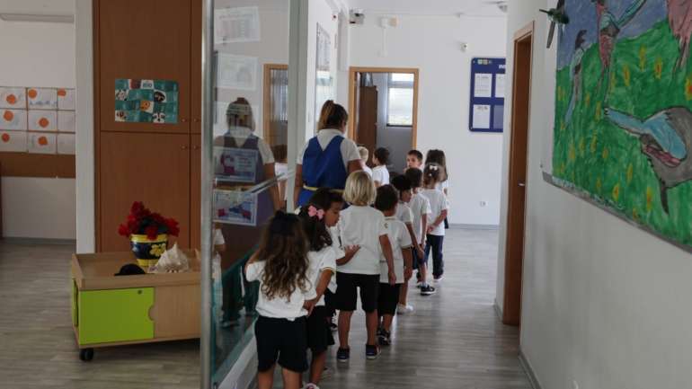 O ministro da Educação destacou que a aquisição do material "certificado" deverá acontecer localmente para "agitar positivamente" a economia de cada região