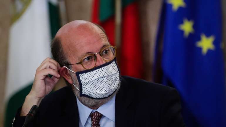 A proposta com o menor valor de investimento é de 1,3 milhões de euros e a mais elevada é de 2,4 mil milhões de euros, segundo avançou o ministro ao jornal Público