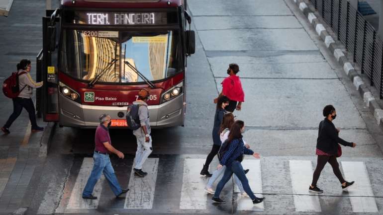 No mês passado, o mercado laboral no Brasil apresentou uma pequena melhoria face ao mês de maio. Junho teve 16% menos demissões (166.799) e 24% mais admissões (172.520) do que o mês de maio, segundo o Governo brasileiro
