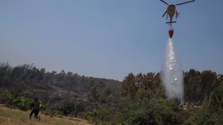 Pelas 7h estavam no terreno 515 operacionais, apoiados por 158 viaturas