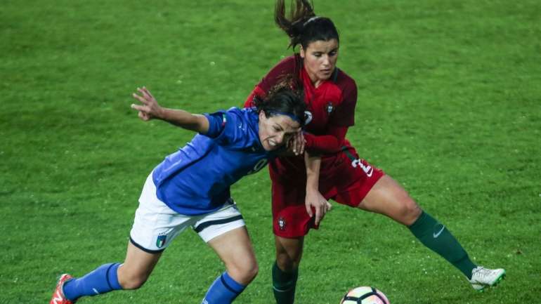 De saída da equipa orientada por Susana Cova está a também defesa Mariana Azevedo, que confirmou o fim da ligação aos 'leões' "por motivos de força maior