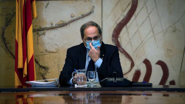 "Peço a Filipe VI que não prolongue mais a monarquia Bourbon e abdique, para dar aos cidadãos espanhóis a oportunidade de sair deste buraco", disse Quim Torra esta terça-feira