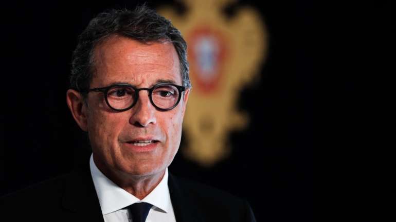 António Mexia encontra-se suspenso de funções na EDP, desde que, em 6 de julho, o juiz Carlos Alexandre decidiu esta medida de coação no processo que investiga os procedimentos relativos à introdução no setor elétrico nacional dos Custos para Manutenção do Equilíbrio Contratual