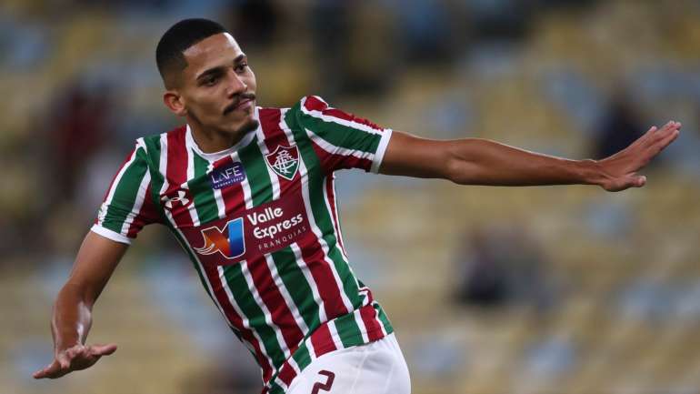 Lateral de 27 anos é internacional Sub-21 pela seleção brasileira