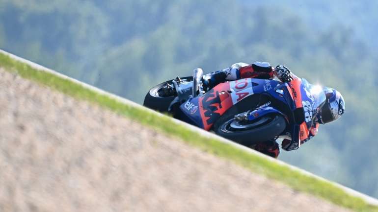 Miguel Oliveira começou o dia com a 17.ª marca da manhã mas conseguiu depois o terceiro melhor tempo nas sessões livres