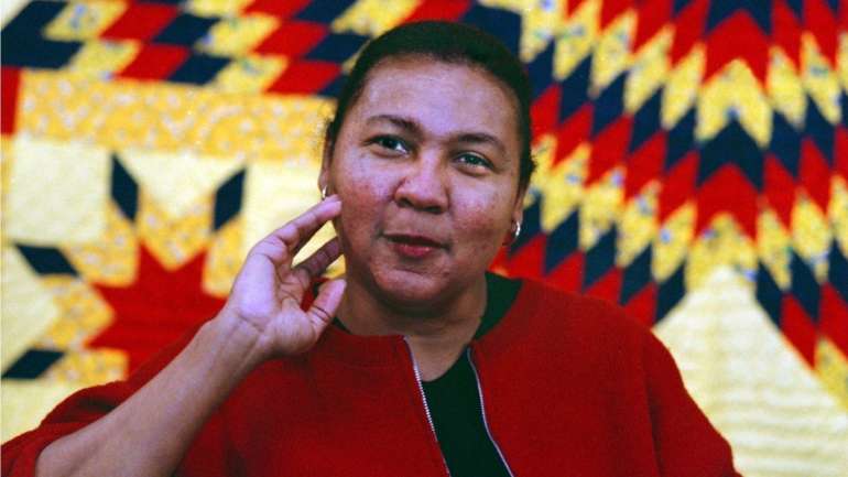 bell hooks nasceu a 25 de setembro de 1952 no estado americano do Kentucky